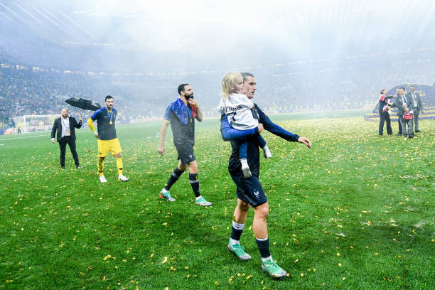 而他的多位 而他的多位